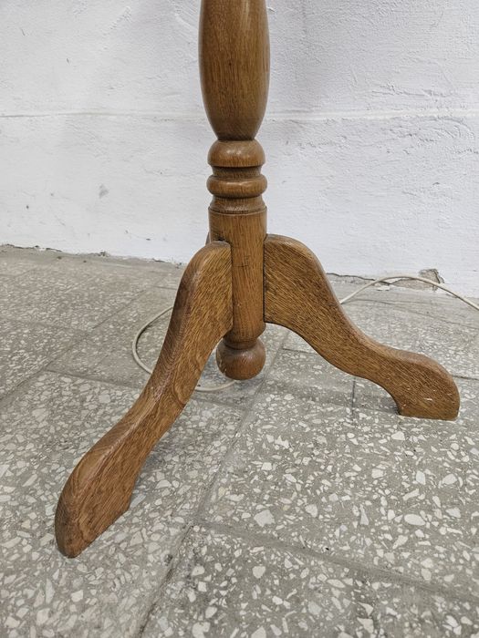 Drewniana lampa stojąca z Francji