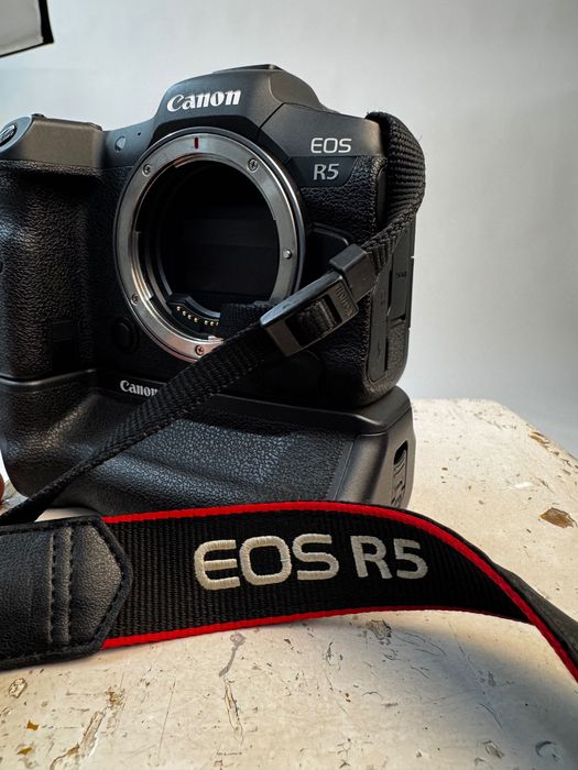 Canon R5 Corpo + Punho