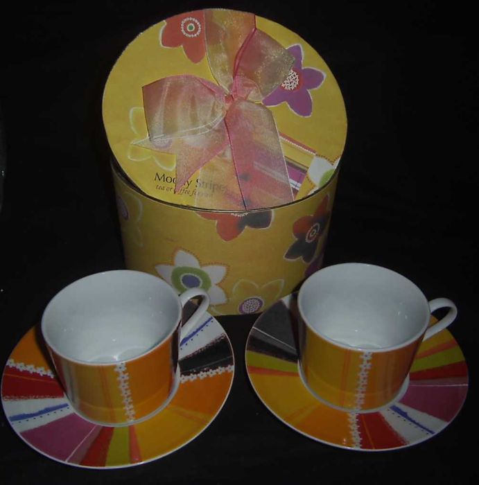 Caixa com 2 chávenas café/chá, novas