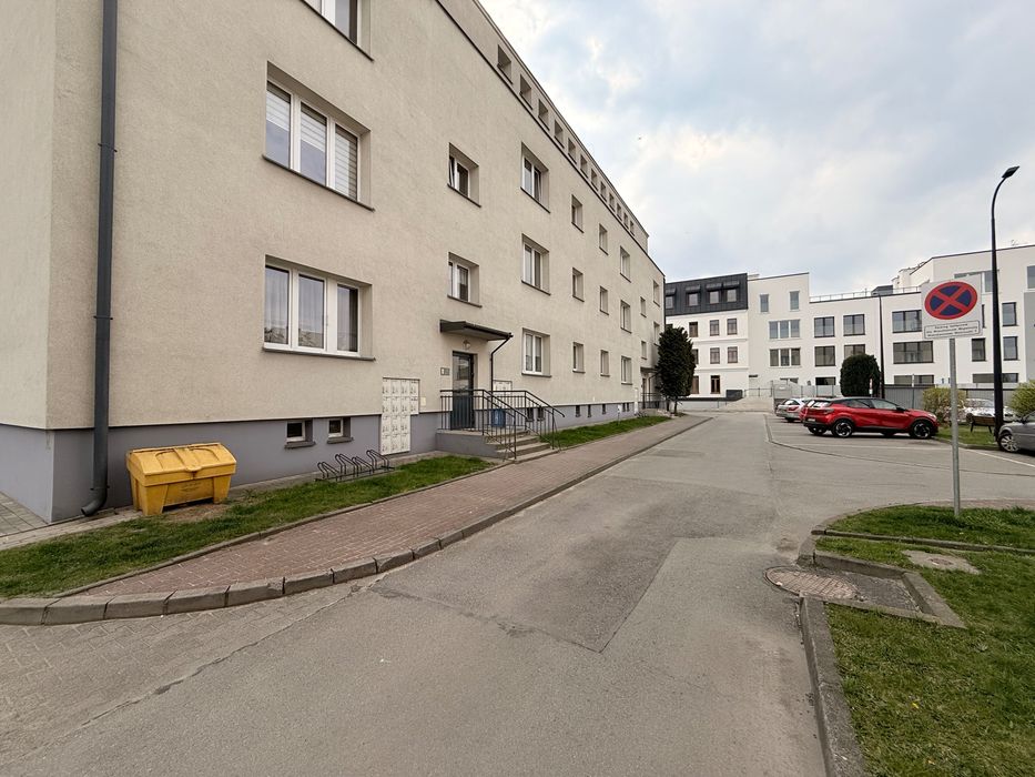 3 pokoje- 61 m2, II piętro ul. Targowa