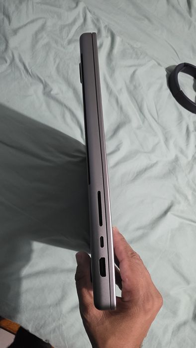Macbook Pro 16" M1 MAX (32GPU) 64GB RAM, 4TB SSD