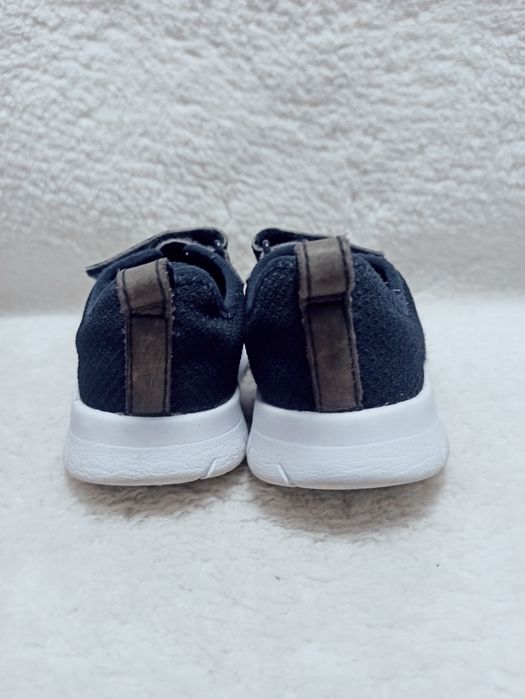 CLARKS 24 розмір, устілка 15 см, кросівки для хлопчика