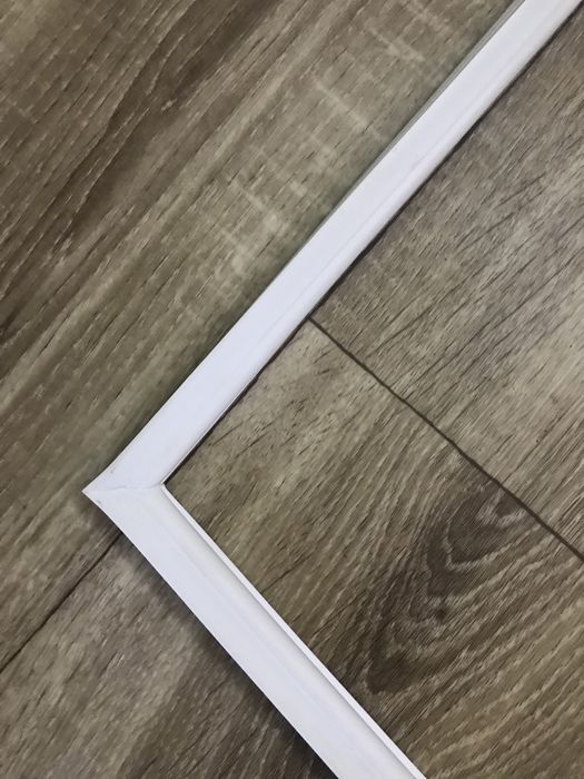 Новий ущільнювач під планку холодильної камери холодильника Норд 244