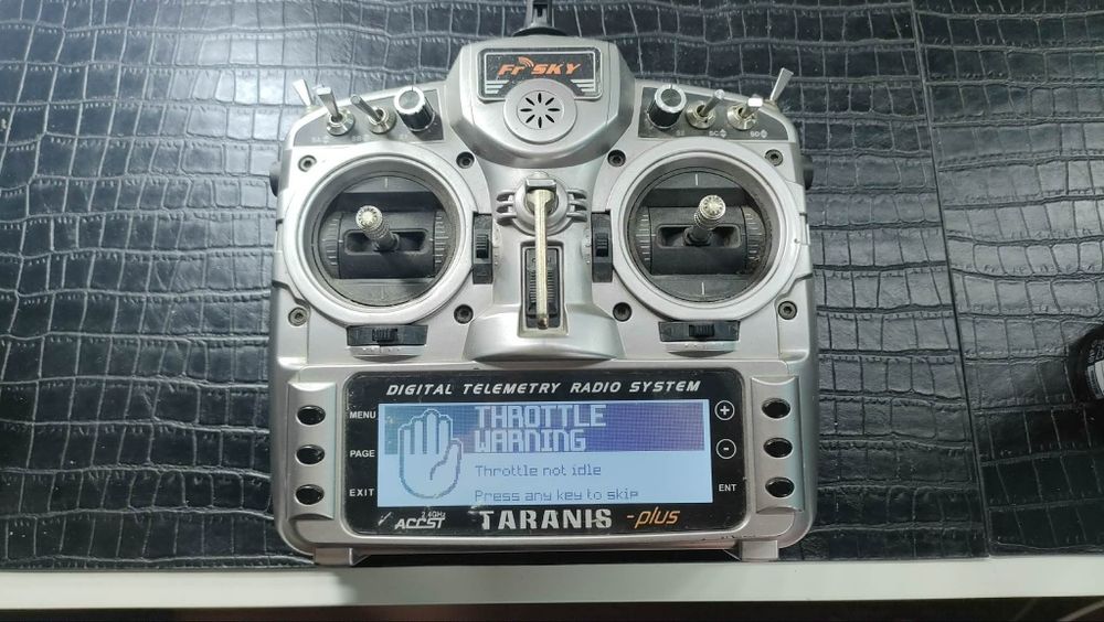 Aparatura radio FRSky X9D