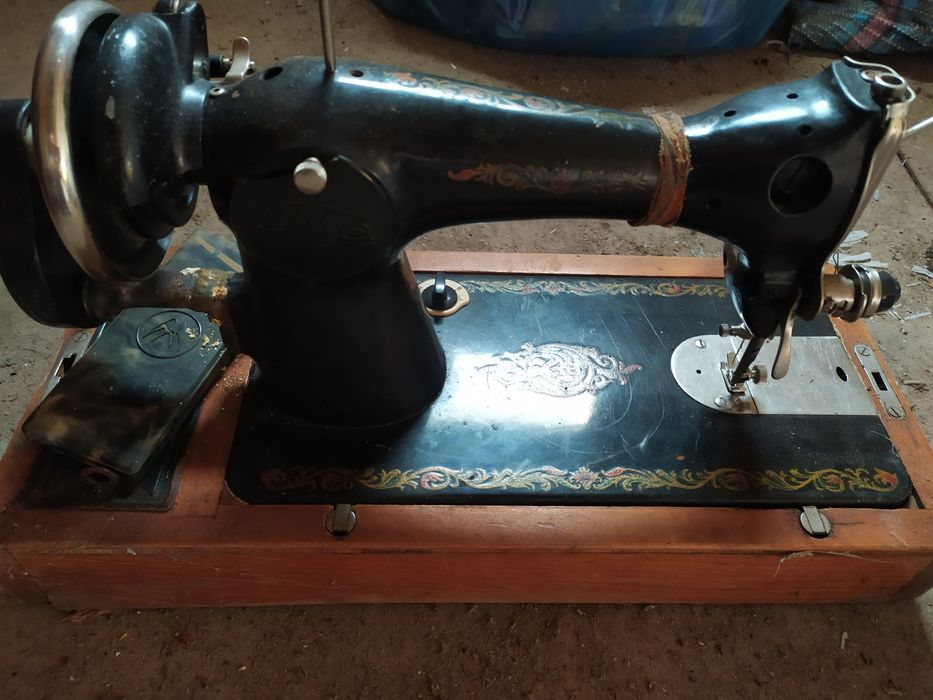 Машинка  швейная