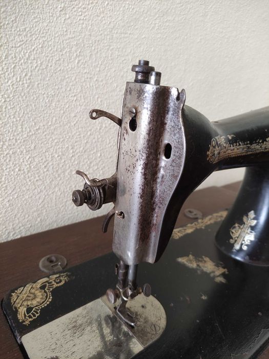 Maquina costura com móvel
