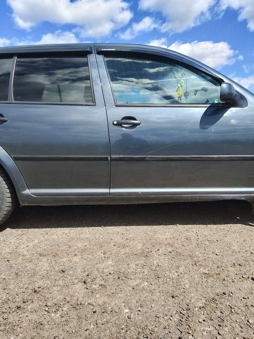 Авто Гольф4 1.6 Бензин