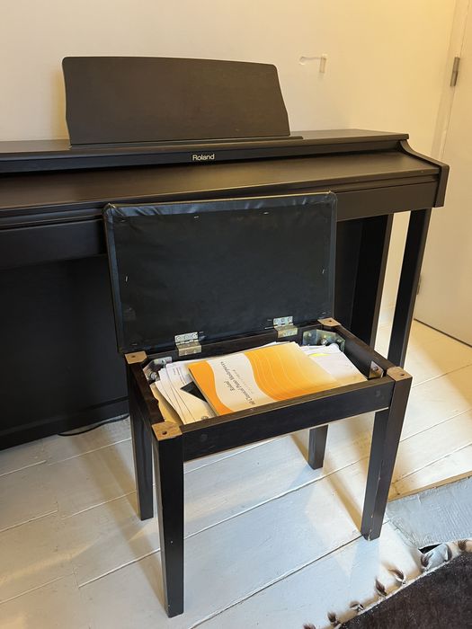 Piano Roland Digital HP201