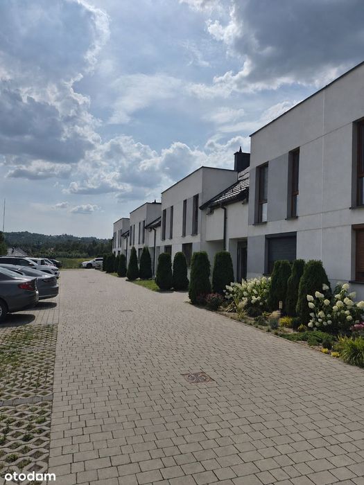Dwupoziomowe mieszkanie|w pełni wyposażone|klimatyzacja|miejsce park.