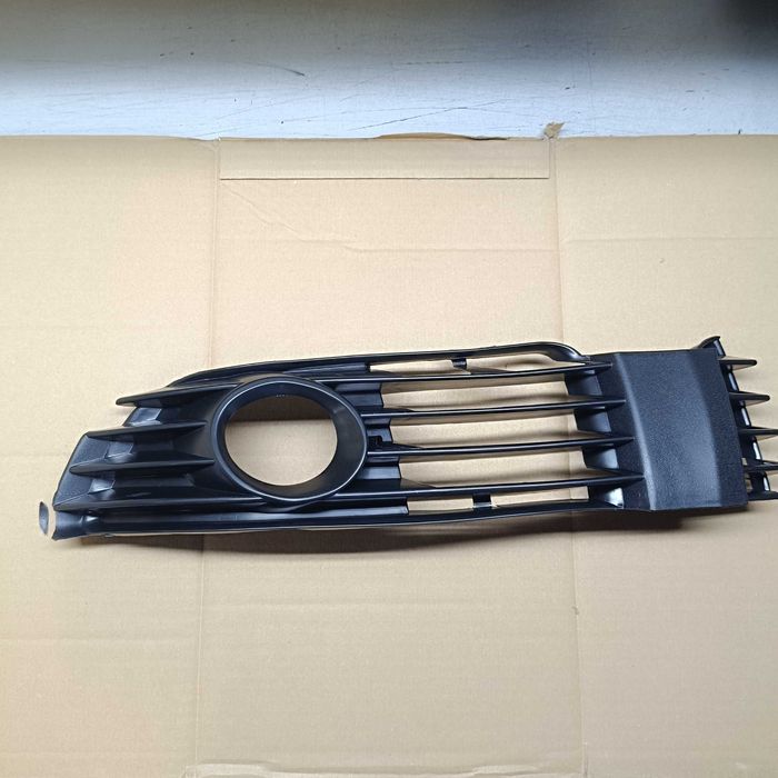 Ramka lampy p/mgielnej przednia lewa VW Passat B5 Facelifting 2000-2005 DPA 3B0853665L