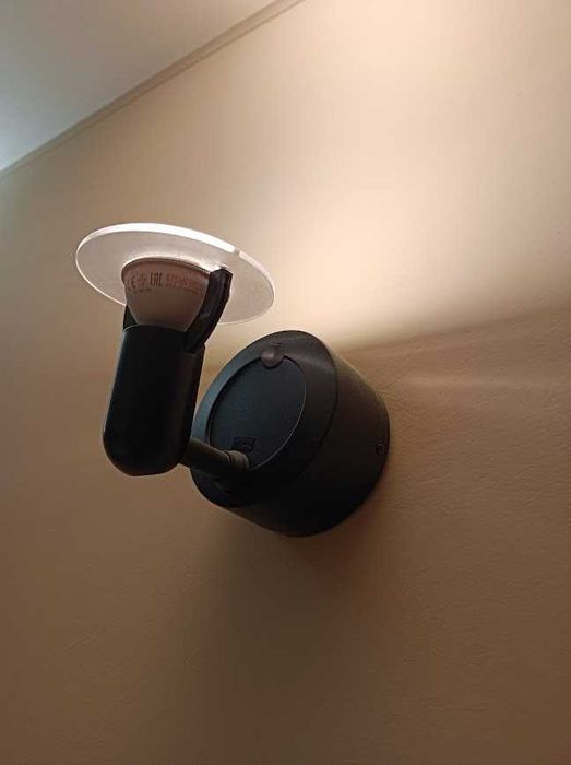 Wall-mounted light fixture423701763390197760
