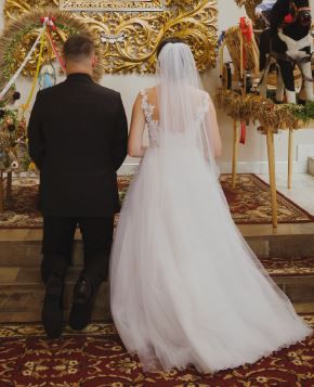 Suknia ślubna biała