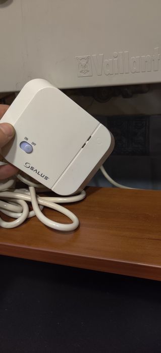 Salus безпровідний терморегулятор котла