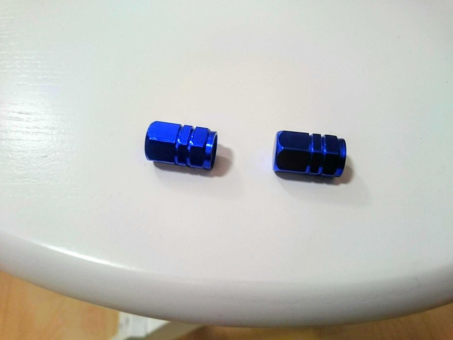 Б/в алюмінієві ковпачки на золотніки (ніпелі) для камер велосипеда