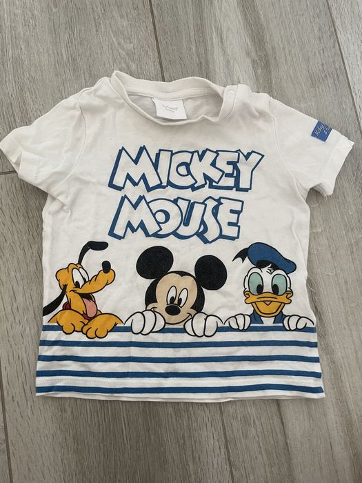 Komplet koszulka z krótkim rękawem i dresy Disney rozmiar 74