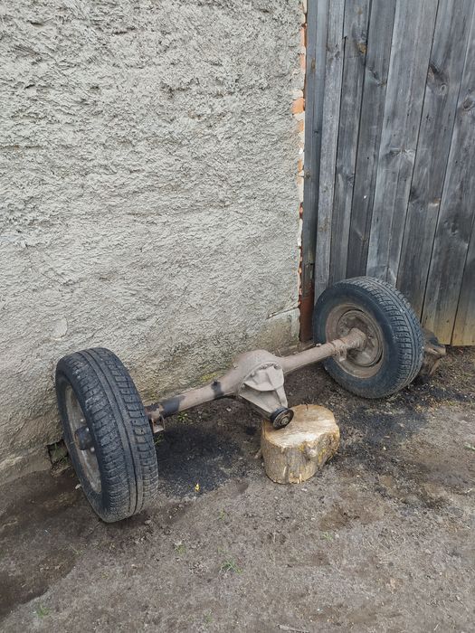 Продам задній міст москвіч.