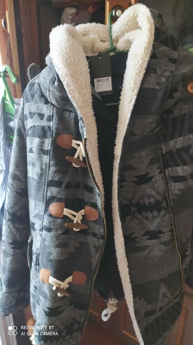 Жіноча тепла курточка . Нова. Розмір 48-50