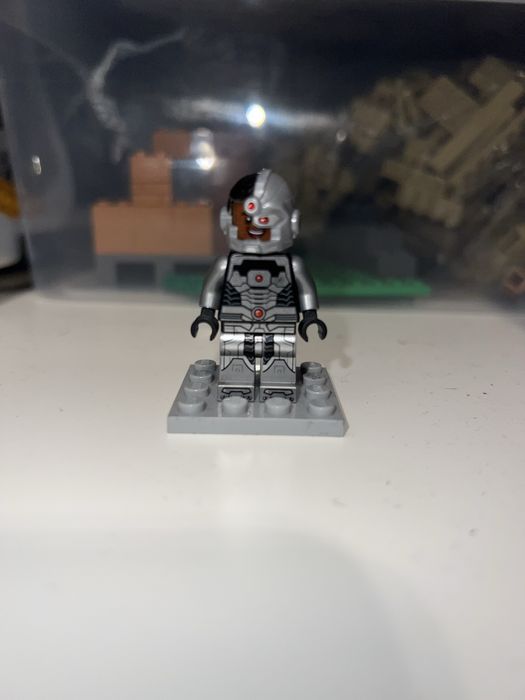 Figurka lego super heroes - cyborg
