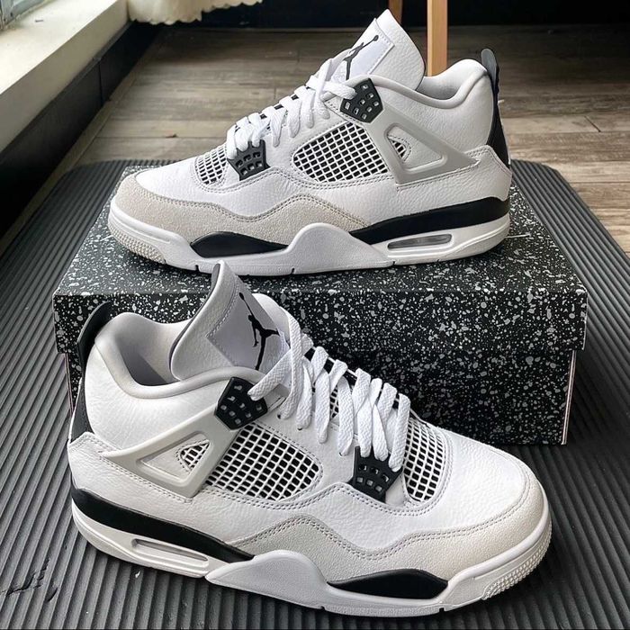 Jordan 4 Retro Military Black R.39