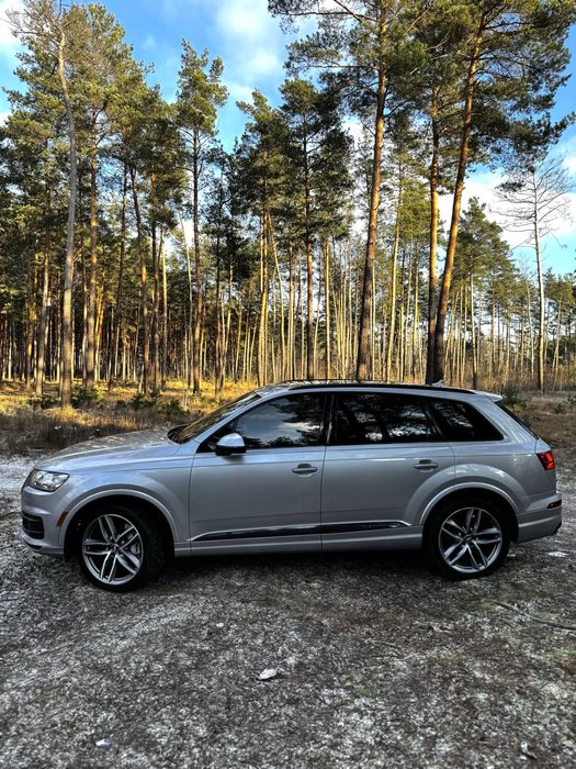 Продам Audi Q7 2017
