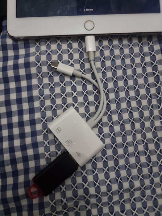 Leitor 5-em-1 SD/TF/Pendrive – iPhone, iPad, Android, USB 3.0