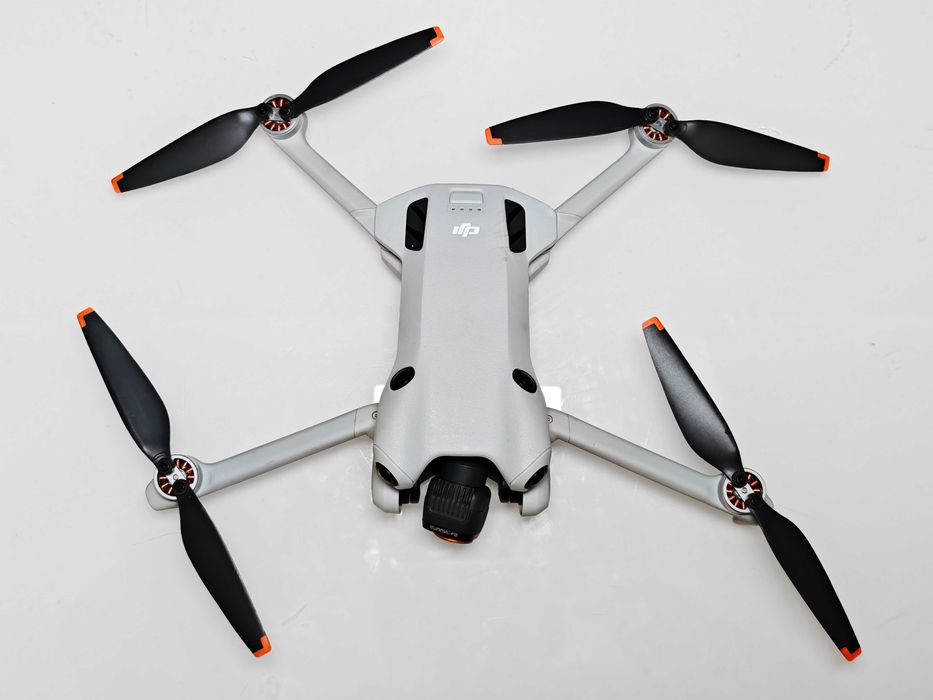Dji Mini 4 Pro - 3 Baterie, hub, fmc bez kontrolera