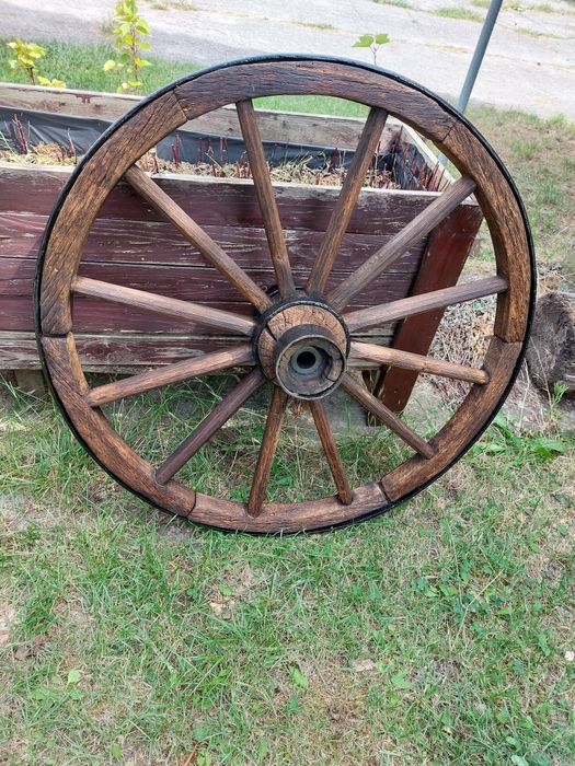 Drewniane koła od wozu