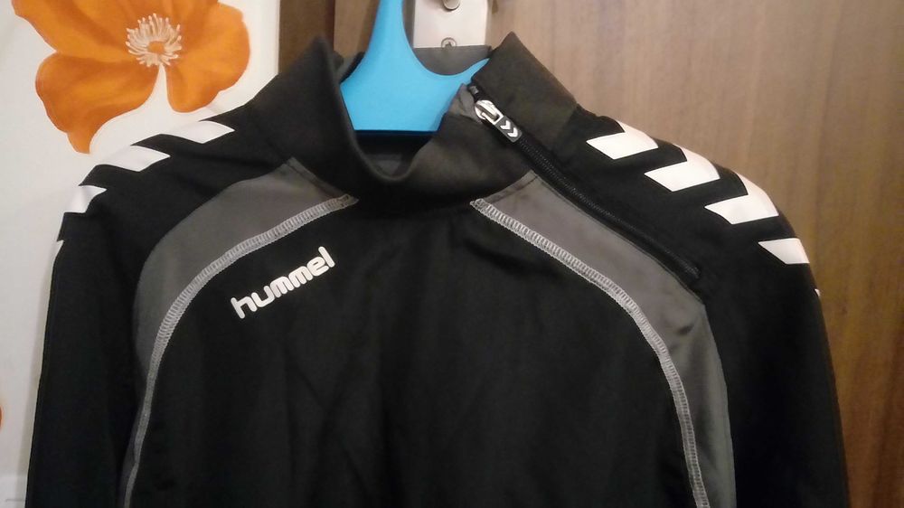 Hummel  czarna bluzka   rozmiar 164
