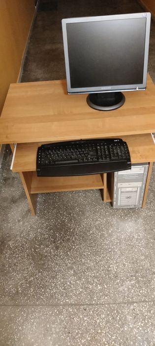 Biurko komputerowe małe stan bardzo dobry