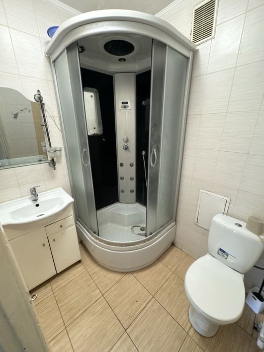 Продаж 2 кімнатної квартири по вул. В. Великого 5