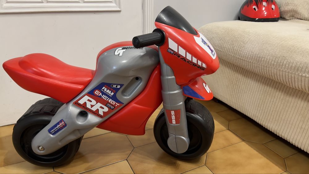 Motofeber 2 Racing para Menino + Capacete Feber