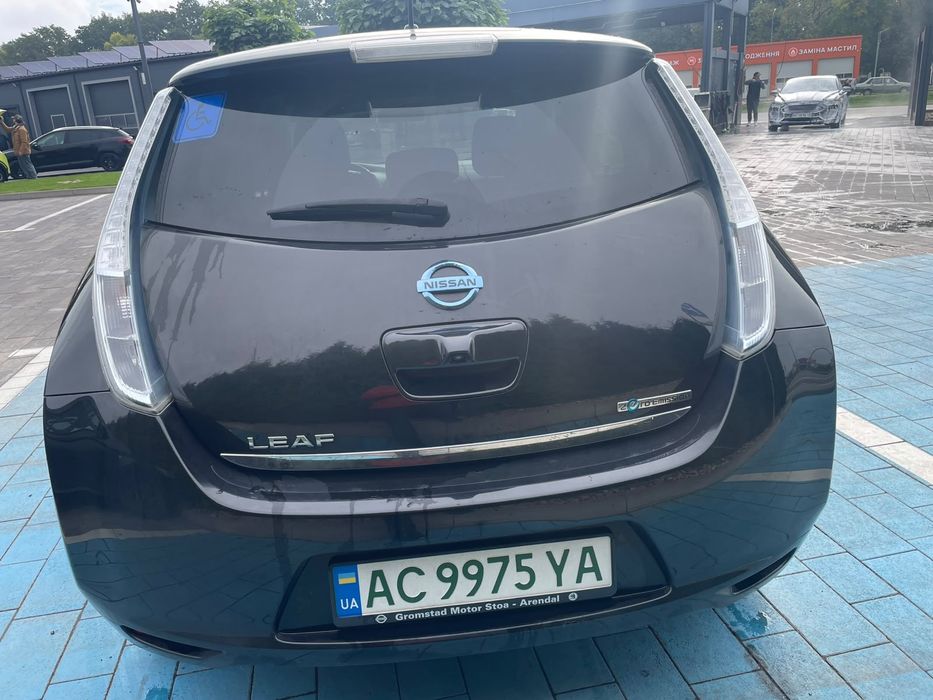 Продам нісан ліф 2014 року