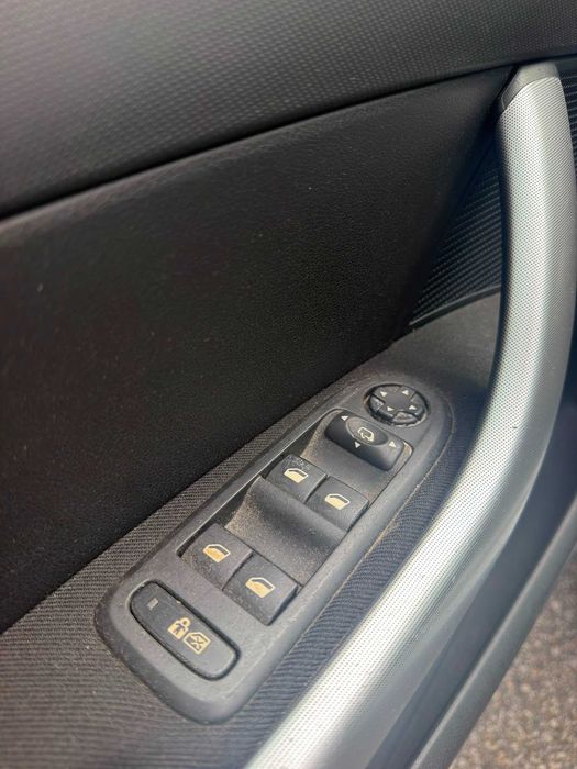 Peugeot 308 1.6hdi (caixa automática) com teto panorâmico