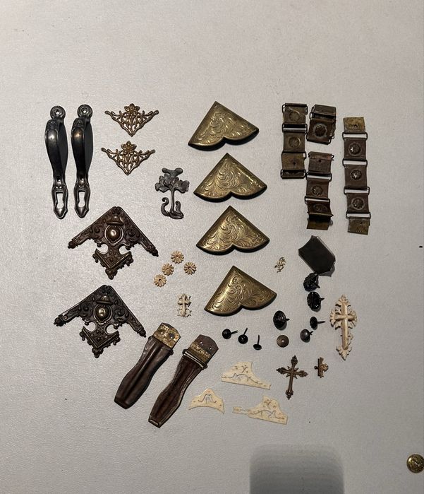 Okucia introligatorskie, narożniki do książek stare