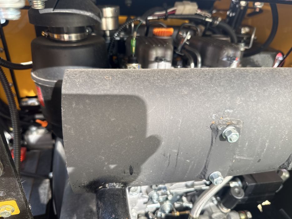 minikoparka 1.8t 2026r skrętne ramie 2cyl diesel