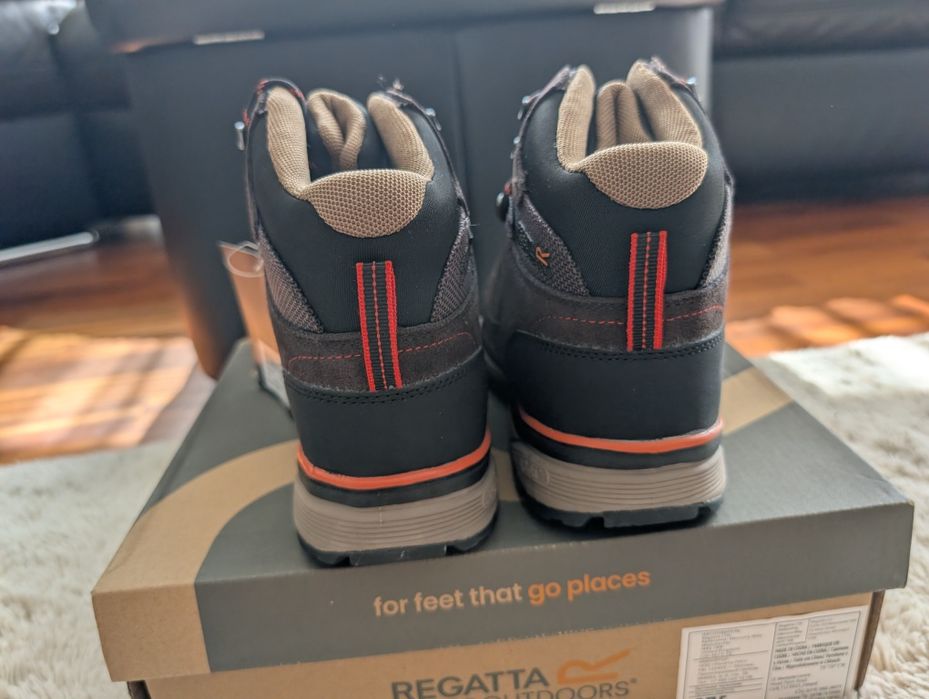 Regatta Samaria suede