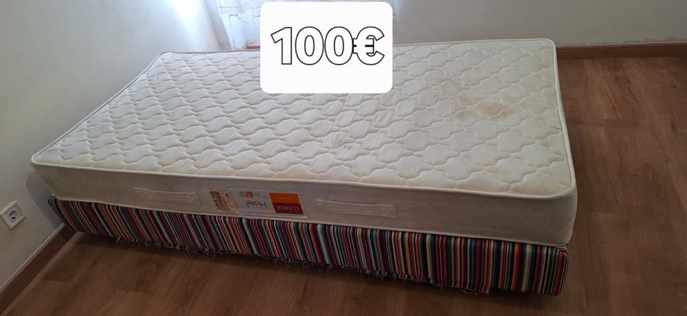 Cama e  cabeceira
