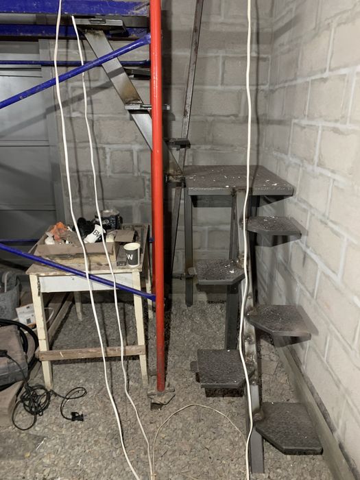 Продам гараж двохповерховий