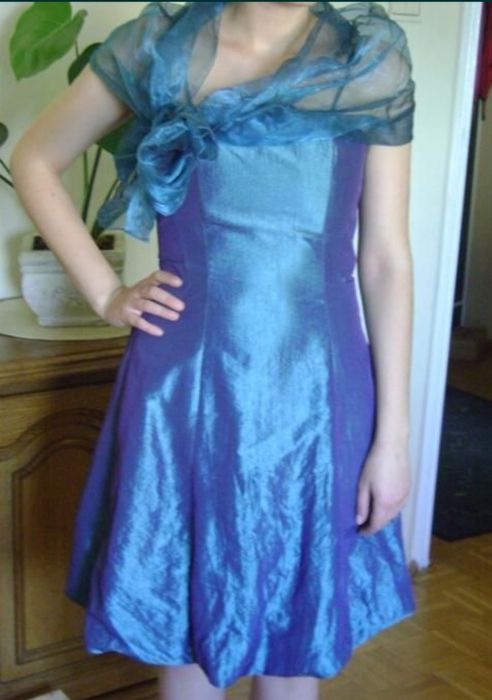 Suknia z tafty R. 36/38