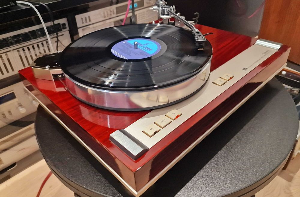 Piękny gramofon Luxman PD350 z pompą VS300