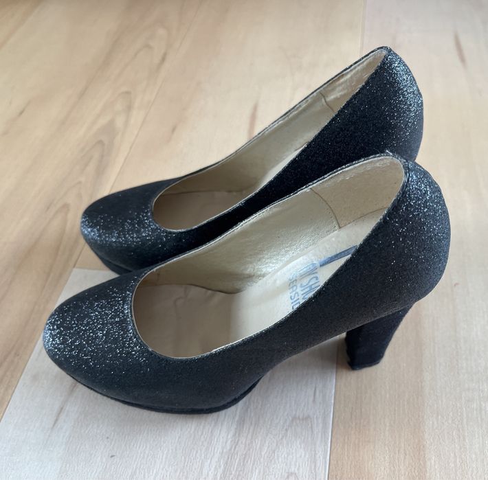 Lote de sapatos, sandálias e botas