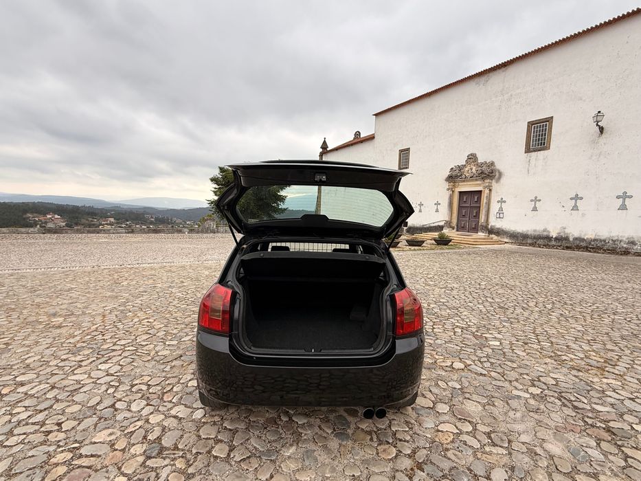 Toyota Corolla 2.0 D-4D Comercial | 2003 | 263.000 km