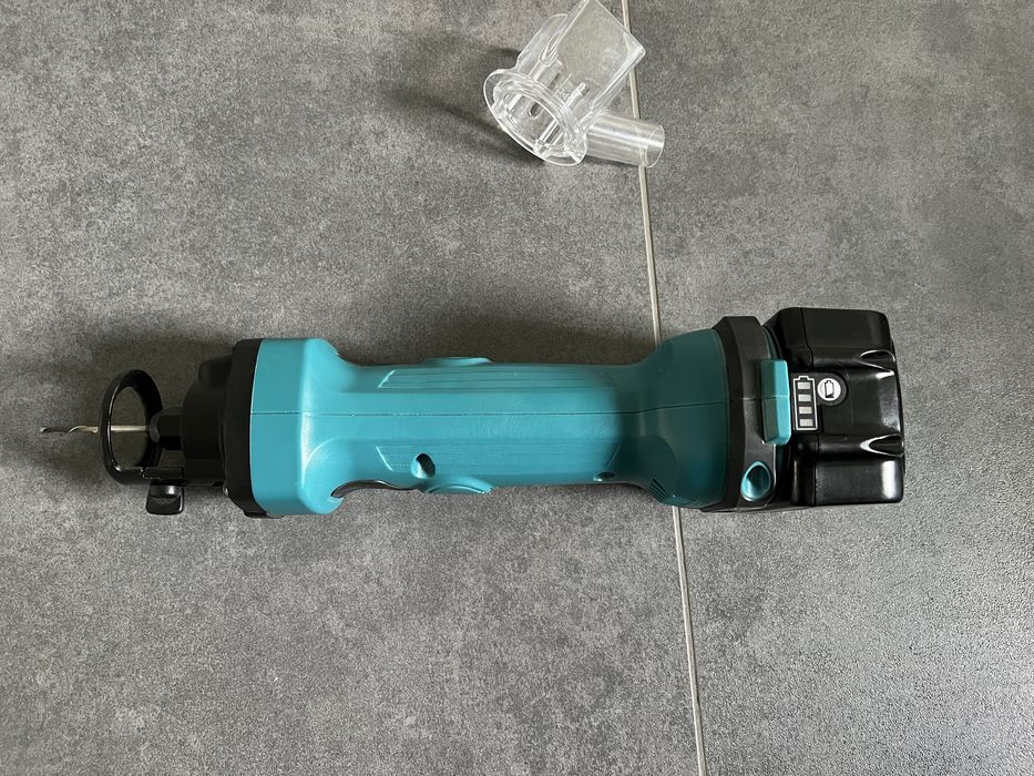 Акум.Фрезер для гіпсокартону Makita  DCO 180+AКБ 3.0