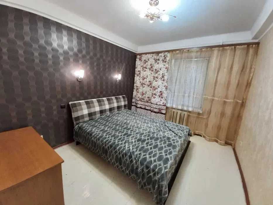 Продаж 2-кімнатної квартири. Район Малого ринку.