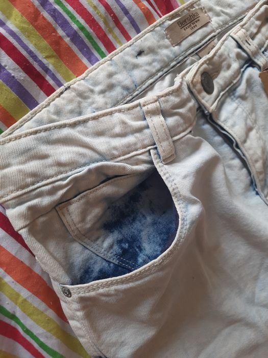 Bershka нові 31 На кнопках варенки