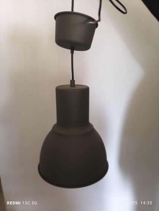 Stylowa grafitowa lampa