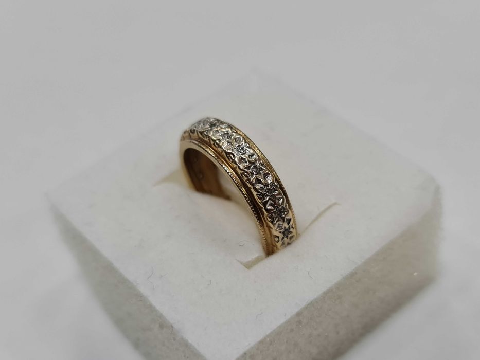 Złota obrączka damska/ 19 brylantów/ 375/ 3.32 gram/ R10