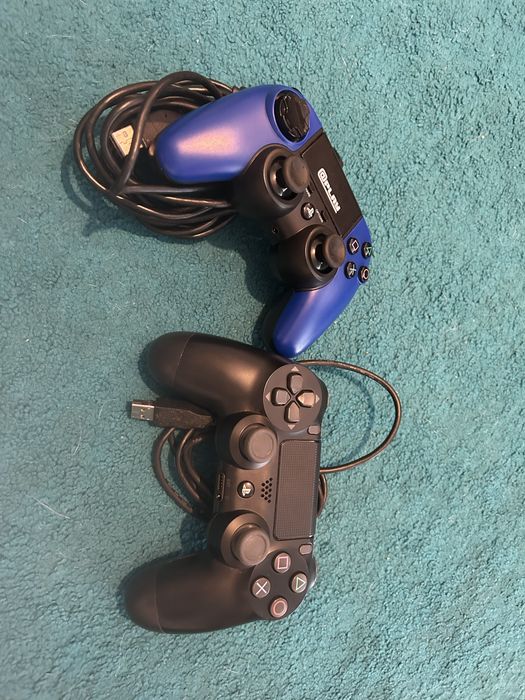 Selling PS4 (1TB) with 2 Controllers64564393058178122