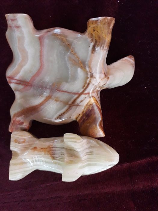 Статуетки з онікса