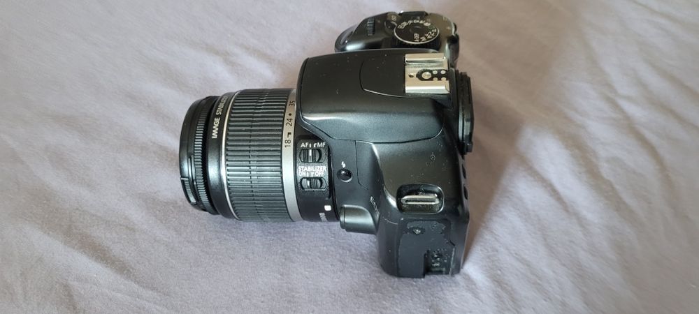 Камера,Canon EOS 450D с объективом EF-S 18-55mm IS.